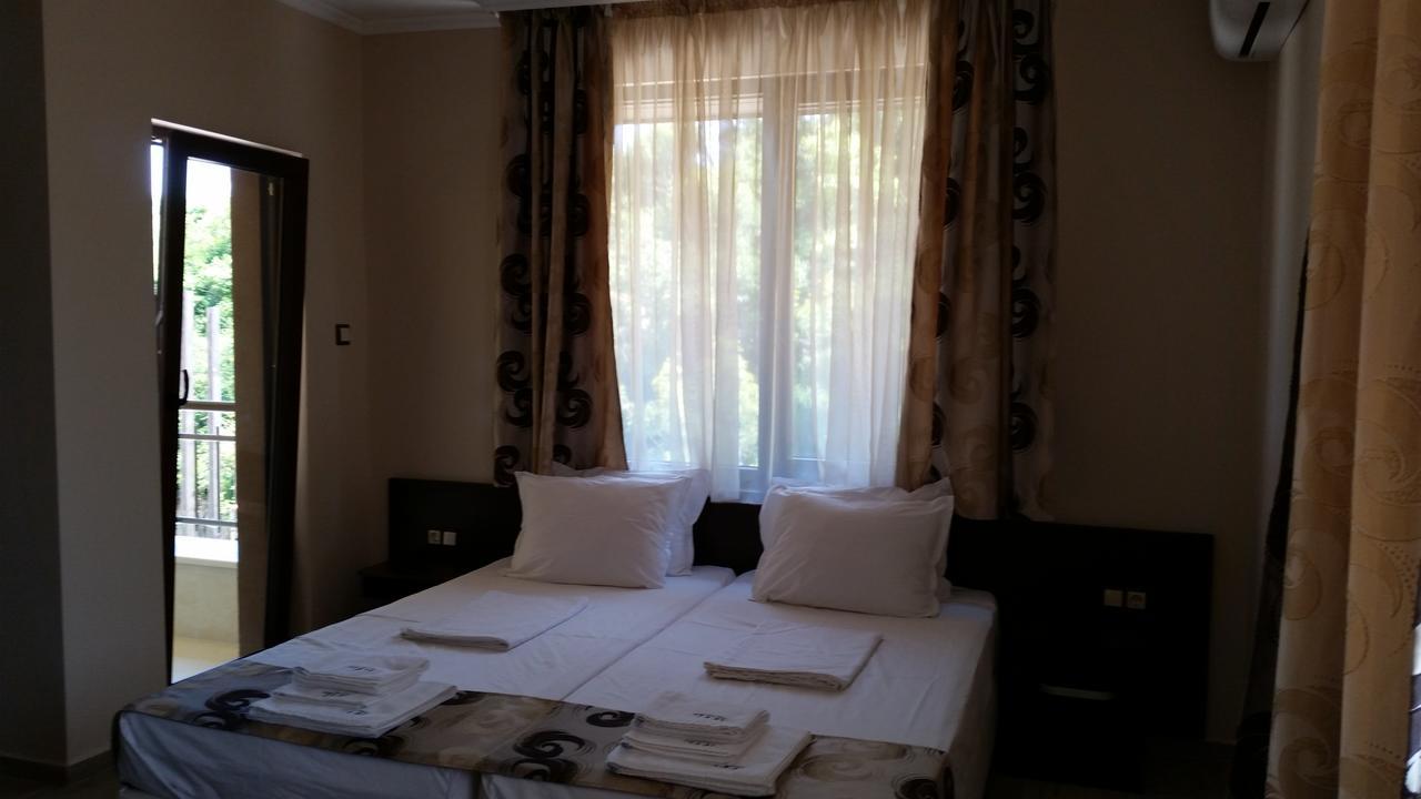 Taai Hotel Sozopol Exterior photo